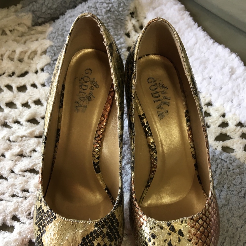 Shoe